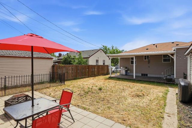 1207 E Lacrosse Ave, Spokane, WA 99207