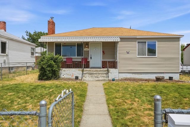 1207 E Lacrosse Ave, Spokane, WA 99207