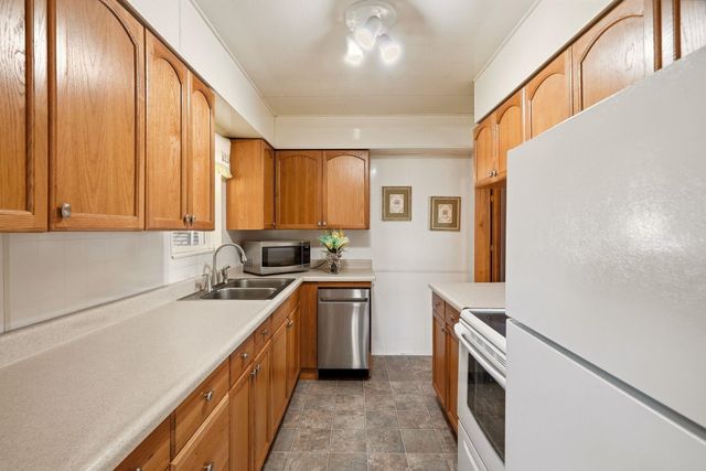1207 E Lacrosse Ave, Spokane, WA 99207