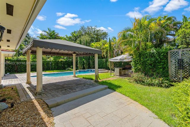 730 NE 116th St, Biscayne Park, FL 33161