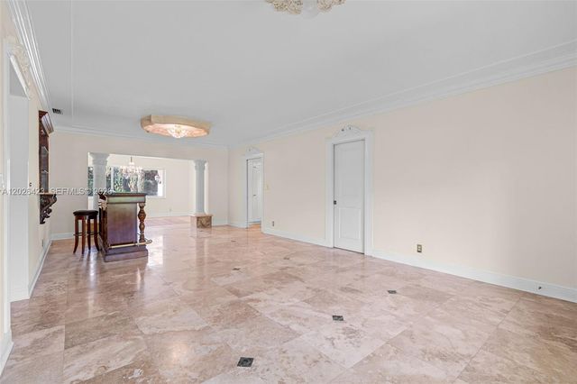 730 NE 116th St, Biscayne Park, FL 33161