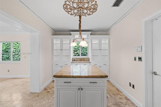 730 NE 116th St, Biscayne Park, FL 33161