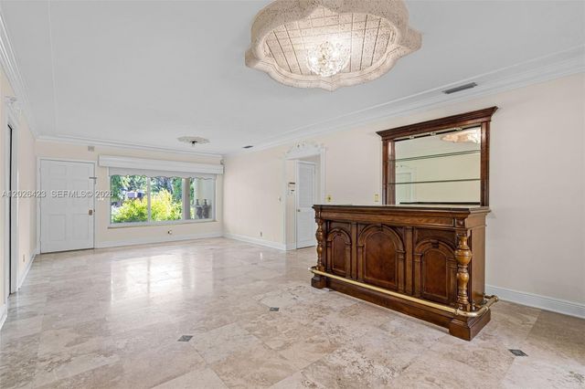 730 NE 116th St, Biscayne Park, FL 33161