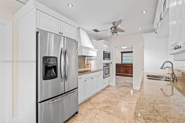 730 NE 116th St, Biscayne Park, FL 33161