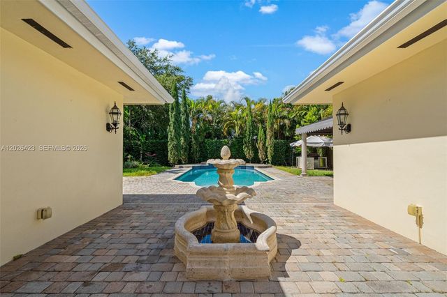 730 NE 116th St, Biscayne Park, FL 33161