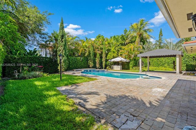 730 NE 116th St, Biscayne Park, FL 33161