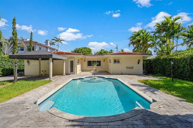 730 NE 116th St, Biscayne Park, FL 33161