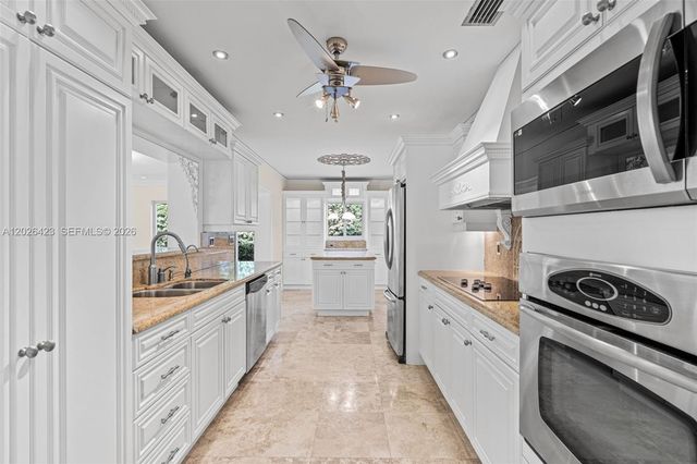 730 NE 116th St, Biscayne Park, FL 33161