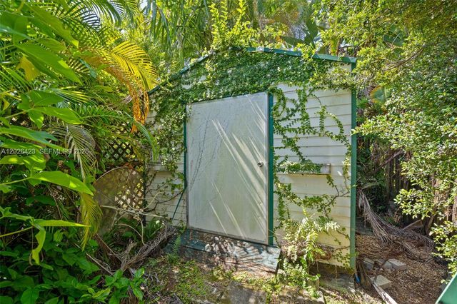 730 NE 116th St, Biscayne Park, FL 33161