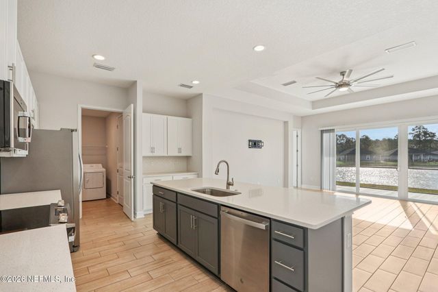 1724 AUSTIN LAKE Way, Middleburg, FL 32068