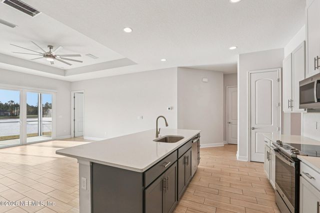 1724 AUSTIN LAKE Way, Middleburg, FL 32068