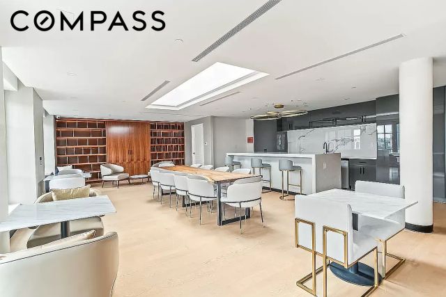 3726 32nd St Apt 6N, New York City, NY 11101