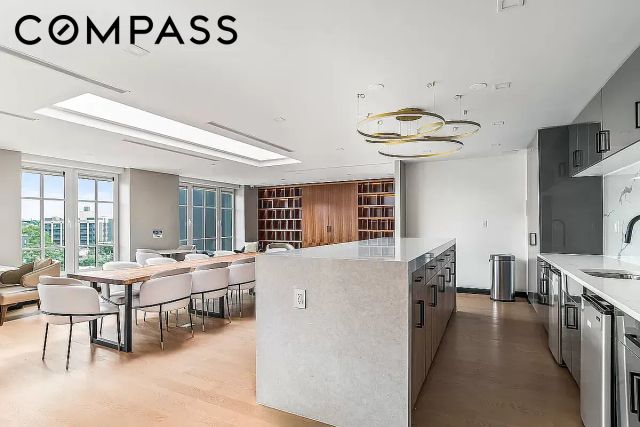 3726 32nd St Apt 6N, New York City, NY 11101