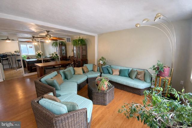 8036 SAINT ANNES CT, Alexandria, VA 22309