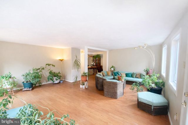 8036 SAINT ANNES CT, Alexandria, VA 22309