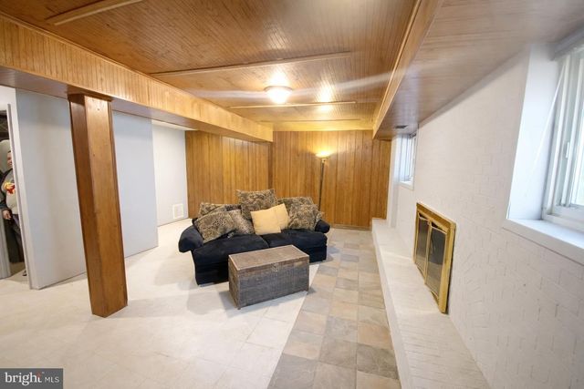 8036 SAINT ANNES CT, Alexandria, VA 22309