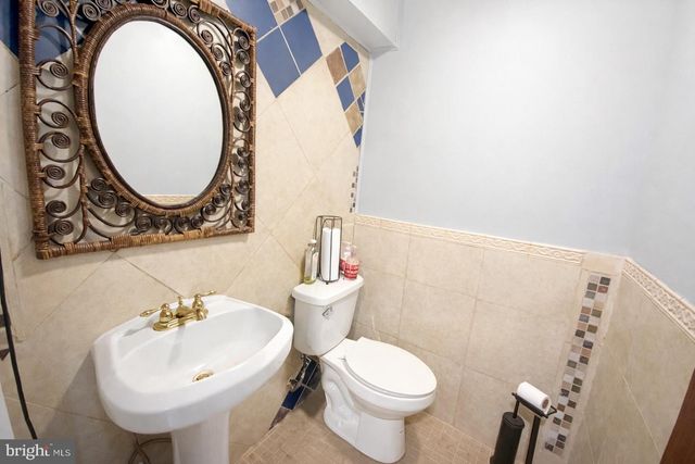 8036 SAINT ANNES CT, Alexandria, VA 22309