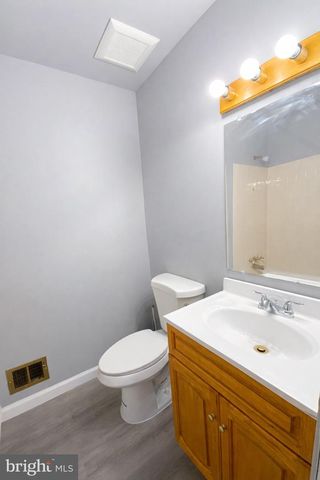 8036 SAINT ANNES CT, Alexandria, VA 22309