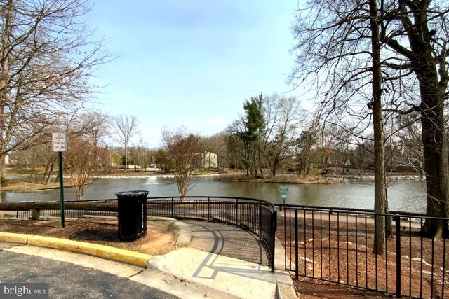 8036 SAINT ANNES CT, Alexandria, VA 22309