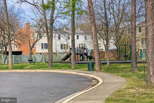 8036 SAINT ANNES CT, Alexandria, VA 22309