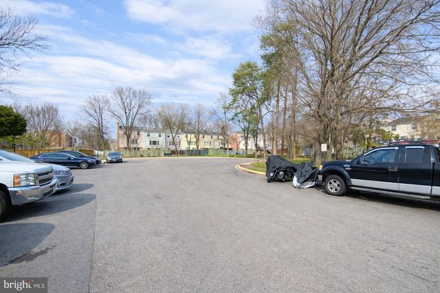 8036 SAINT ANNES CT, Alexandria, VA 22309