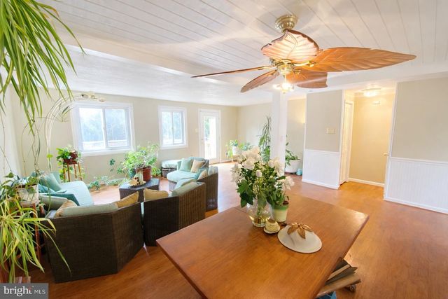 8036 SAINT ANNES CT, Alexandria, VA 22309