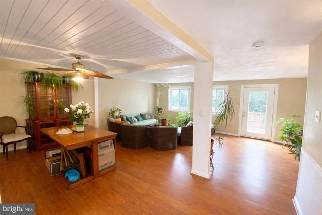 8036 SAINT ANNES CT, Alexandria, VA 22309