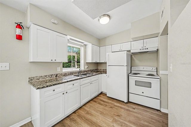 5909 WOLF ROAD, Orlando, FL 32808