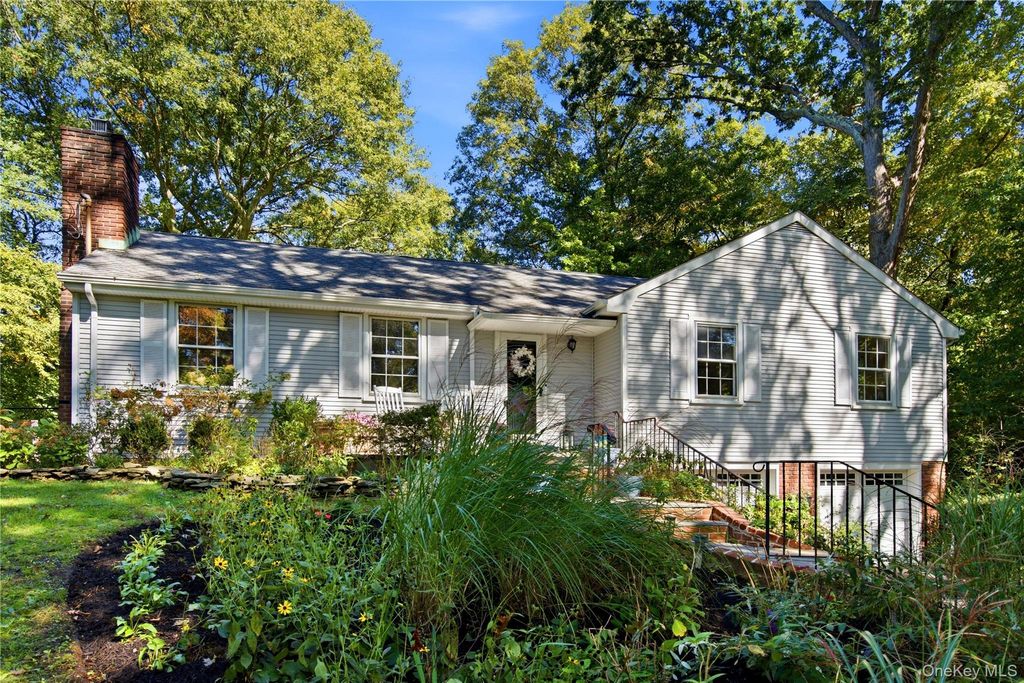 11 Pennington Drive, Huntington, NY 11743 — exterior