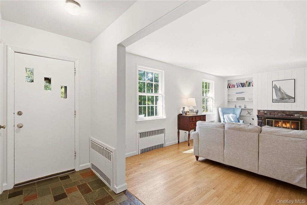 11 Pennington Drive, Huntington, NY 11743 — photo 3