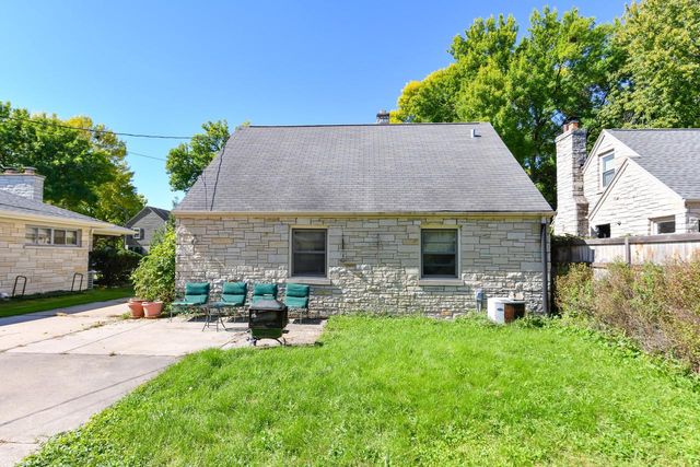 2616 N 96th STREET, Wauwatosa, WI 53226