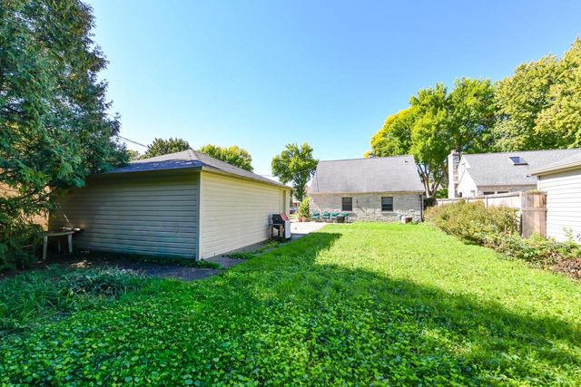 2616 N 96th STREET, Wauwatosa, WI 53226