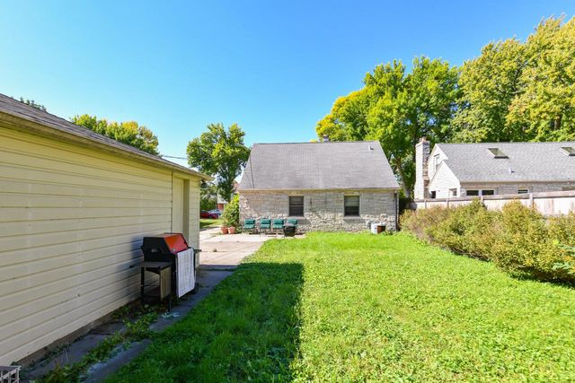 2616 N 96th STREET, Wauwatosa, WI 53226