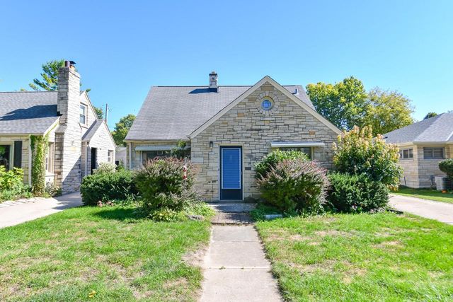 2616 N 96th STREET, Wauwatosa, WI 53226