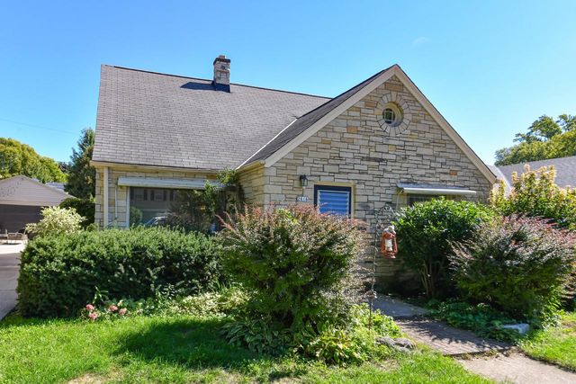 2616 N 96th STREET, Wauwatosa, WI 53226