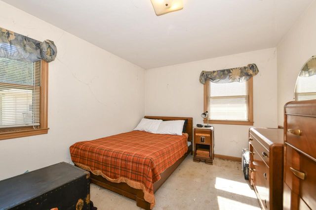 2616 N 96th STREET, Wauwatosa, WI 53226