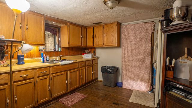 100 E Adams Street, Thayer, MO 65791
