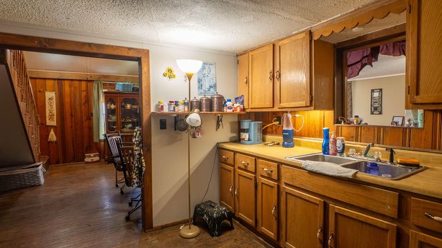 100 E Adams Street, Thayer, MO 65791