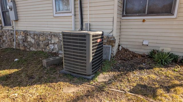 100 E Adams Street, Thayer, MO 65791