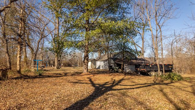 100 E Adams Street, Thayer, MO 65791