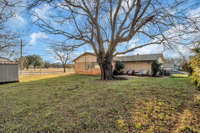 3800 Redstone Road, Denton, TX 76209
