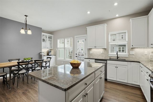 824 Theda Dori Street, Cranberry Twp, PA 16066