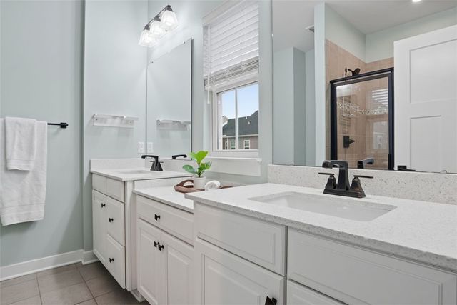 824 Theda Dori Street, Cranberry Twp, PA 16066