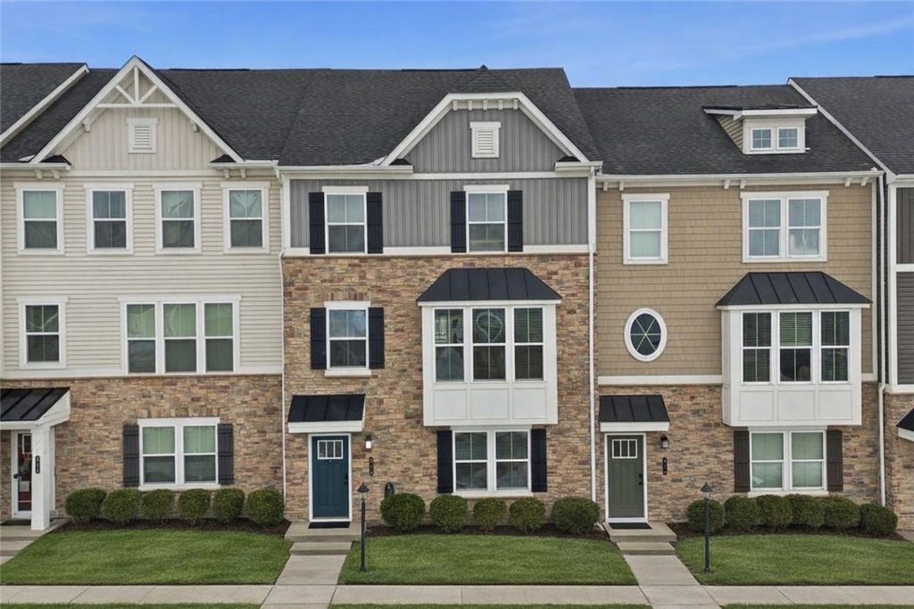 824 Theda Dori Street, Cranberry Twp, PA 16066