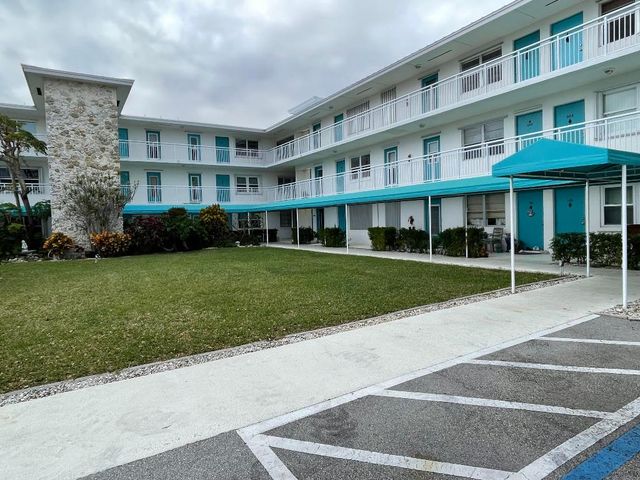 37 Yacht Club Drive 303, North Palm Beach, FL 33408