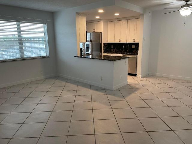 37 Yacht Club Drive 303, North Palm Beach, FL 33408