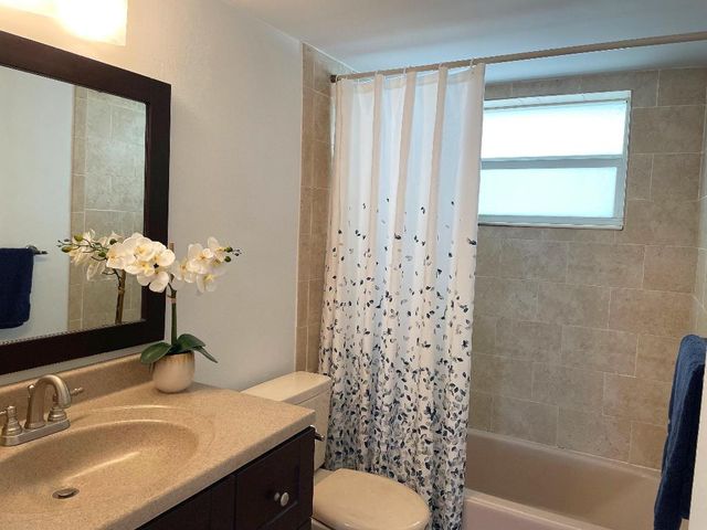 37 Yacht Club Drive 303, North Palm Beach, FL 33408