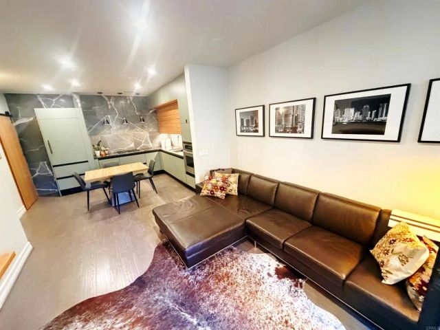 525 11Th Avenue 1105, San Diego, CA 92101