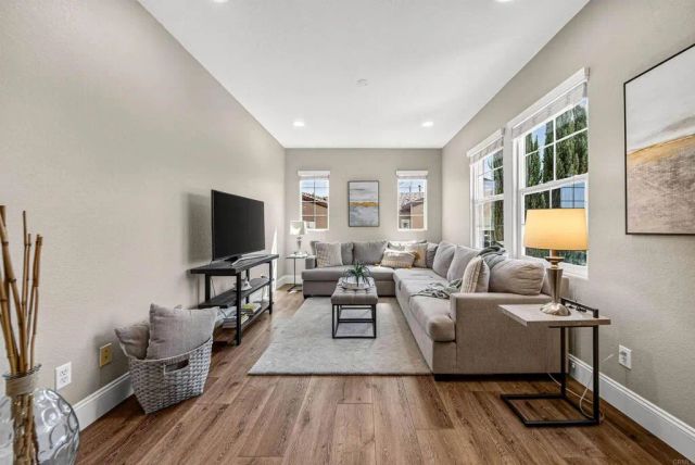 845 Orion Way, San Marcos, CA 92078