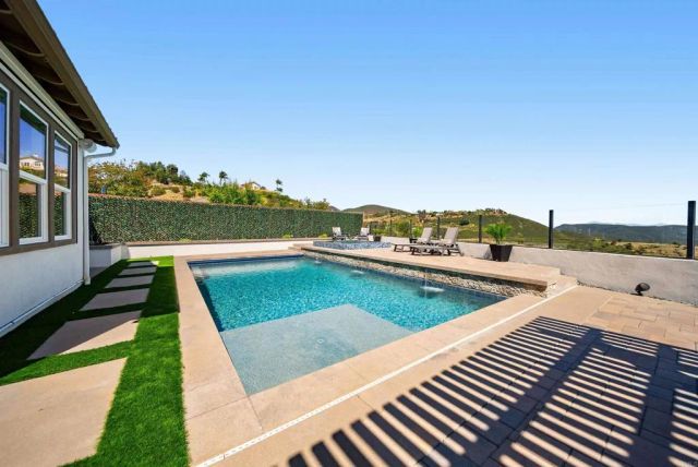 845 Orion Way, San Marcos, CA 92078